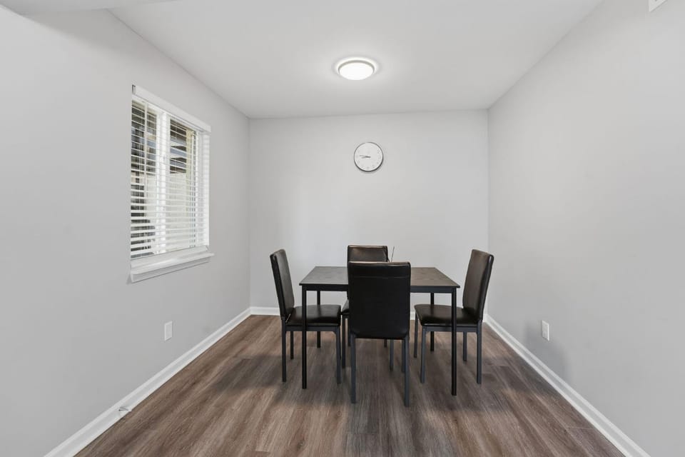 2BR2BA Perfect for Traveling Nurses Near Duke Apartment in Durham