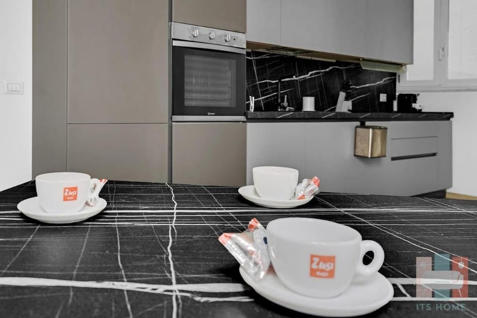 BER14 Elegant, Bright Apartment in Central Milan Apartment in Milan