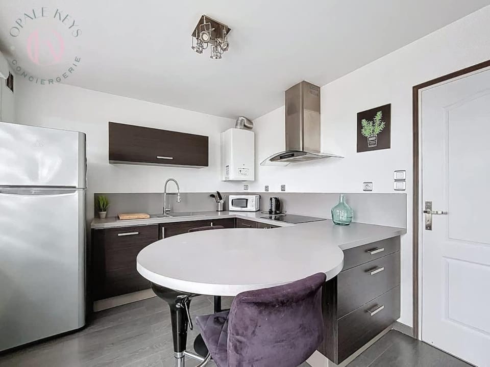 Le Repere du Phare - 2CH & Balcon Apartment in Calais