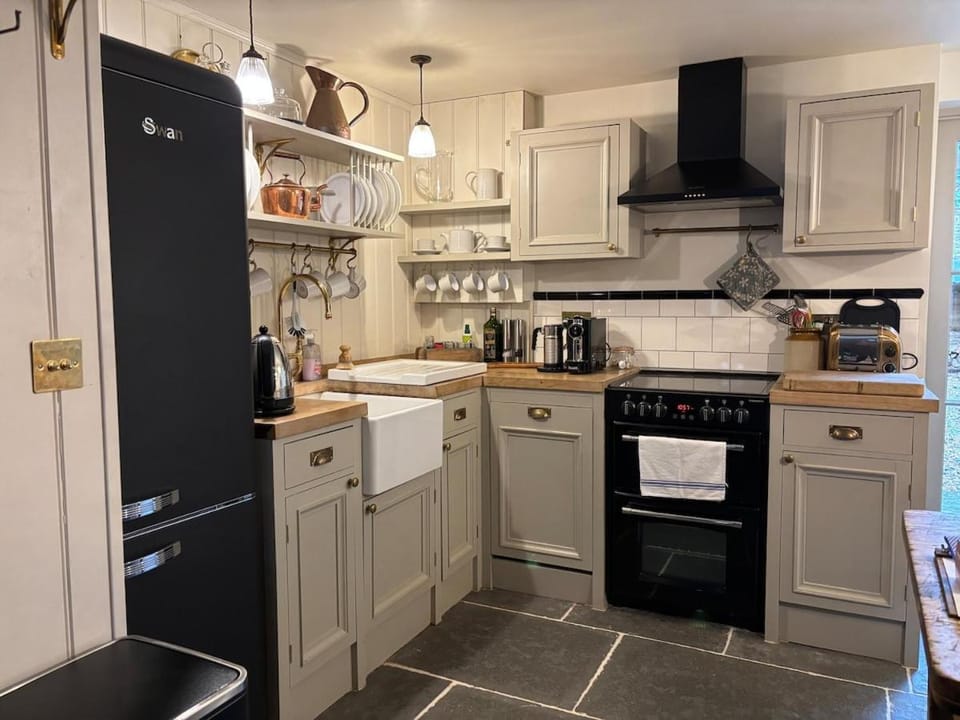 Charming Character Cottage House in Bridport