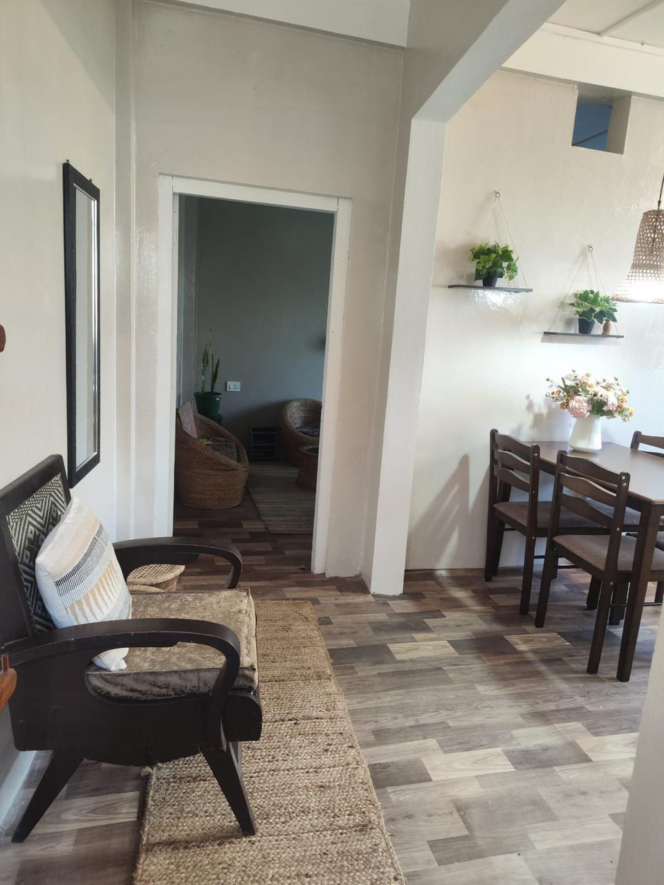 Living room, Seating area, Dining area