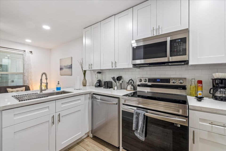 dishwasher, microwave, kitchen