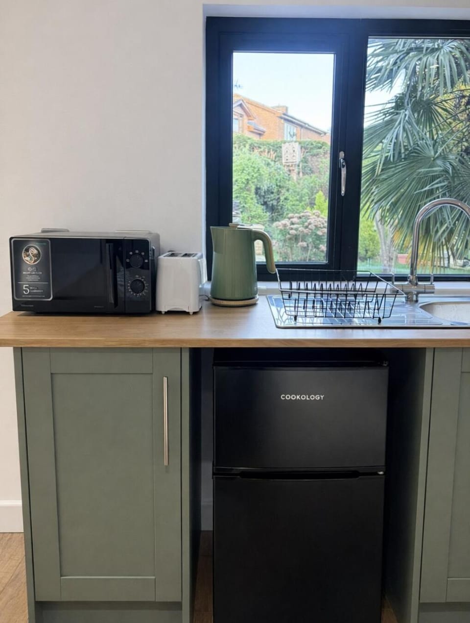 microwave, oven, kitchen