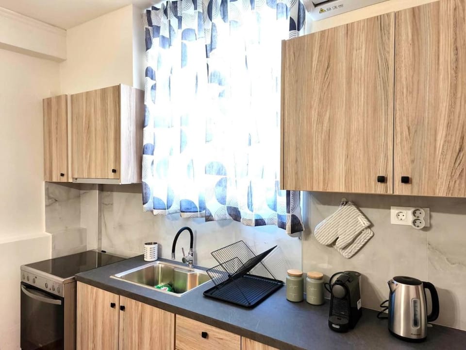 Casa Arancio 1 Gbps Internet Apartment in Athens