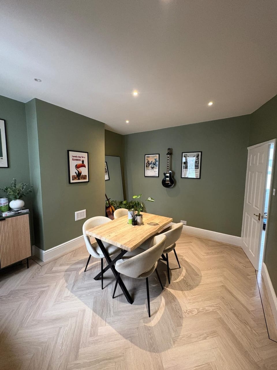 The Music House - Cosy retreat with Vinyl & Vibes House in Tonbridge and Malling District