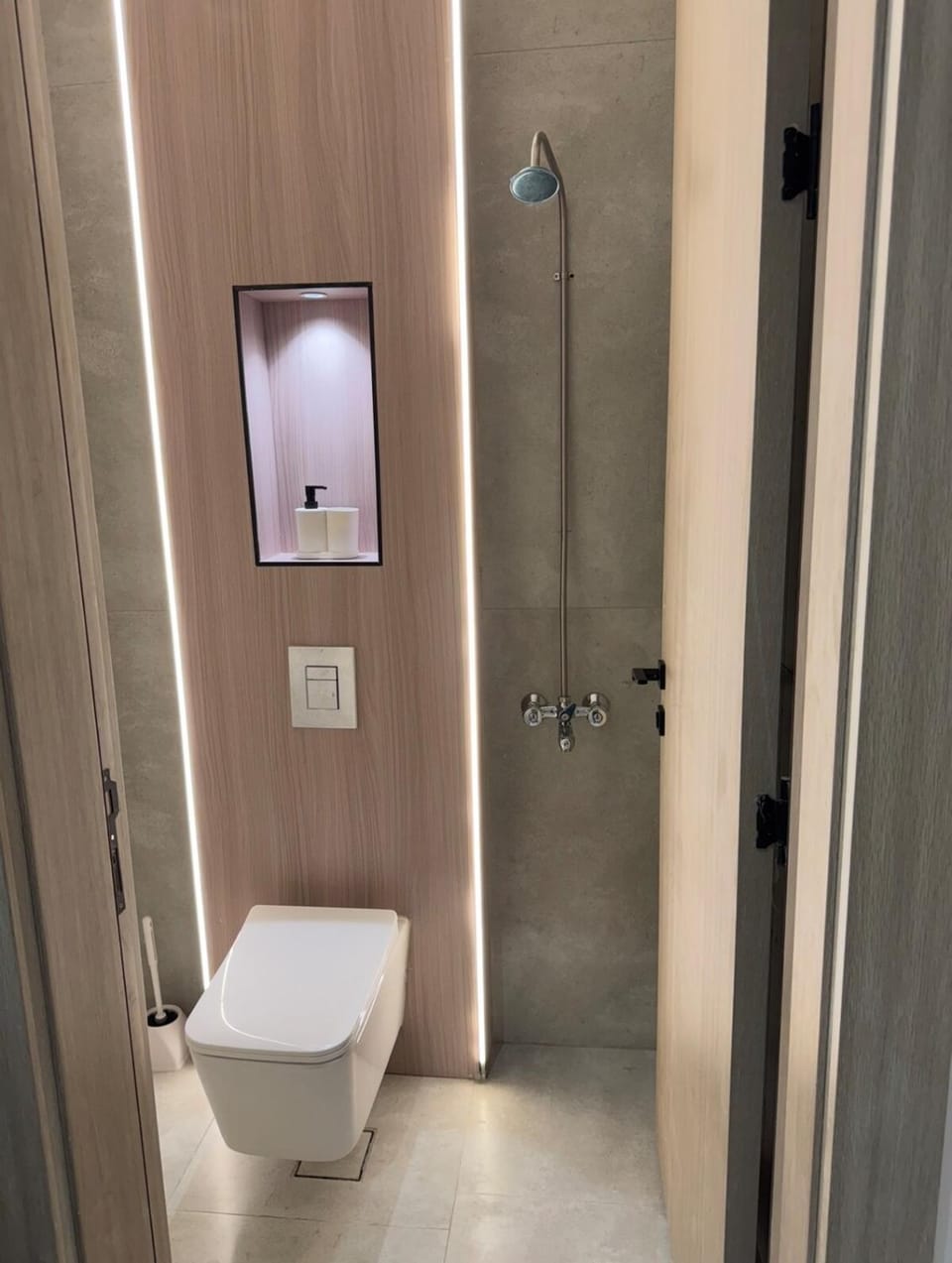 Studio with a king size bed and a sofa that can be converted into a bed Apartment in Medina