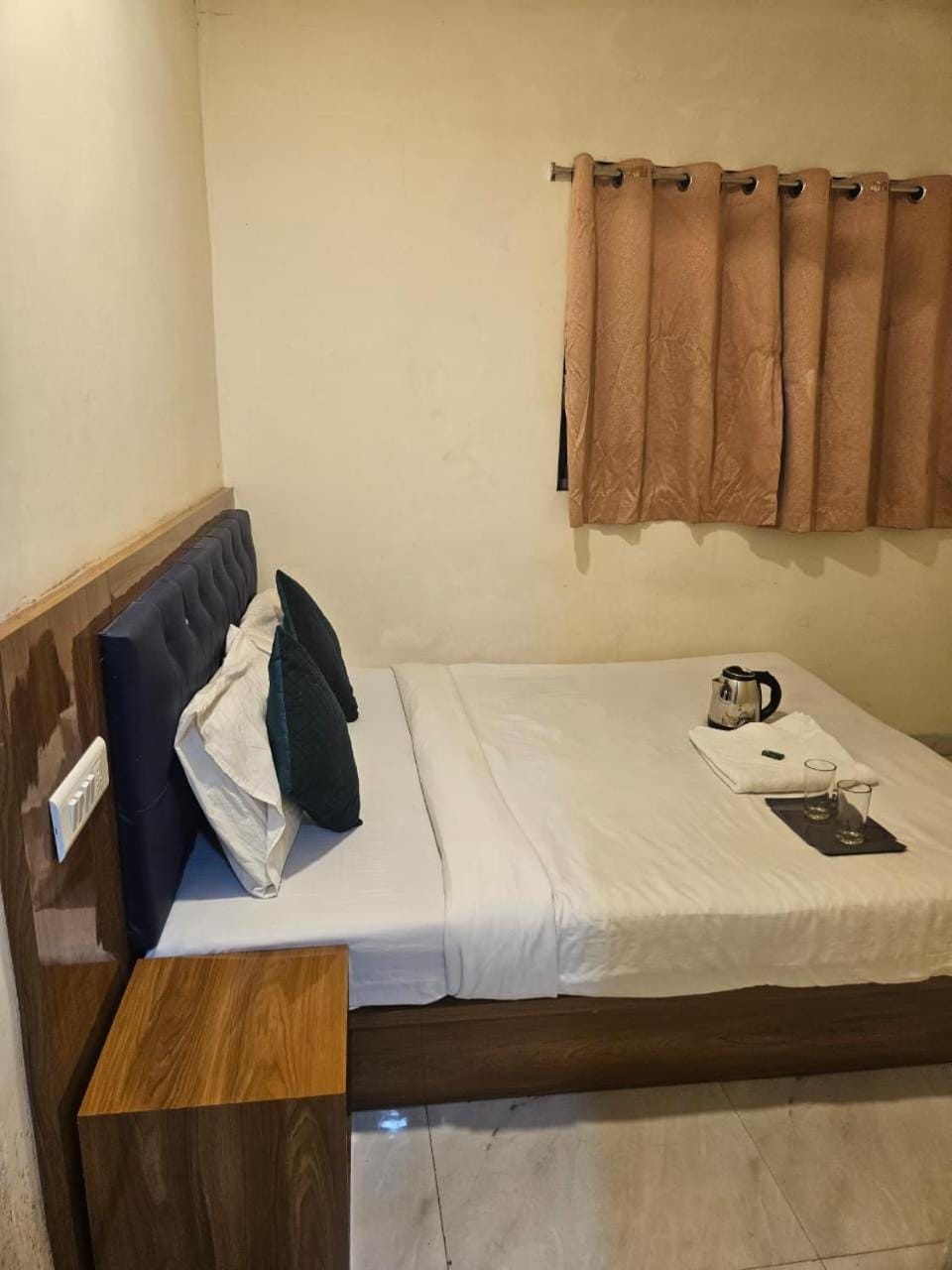 Hotel Glow Star Residency - South Mumbai Hotel in Mumbai