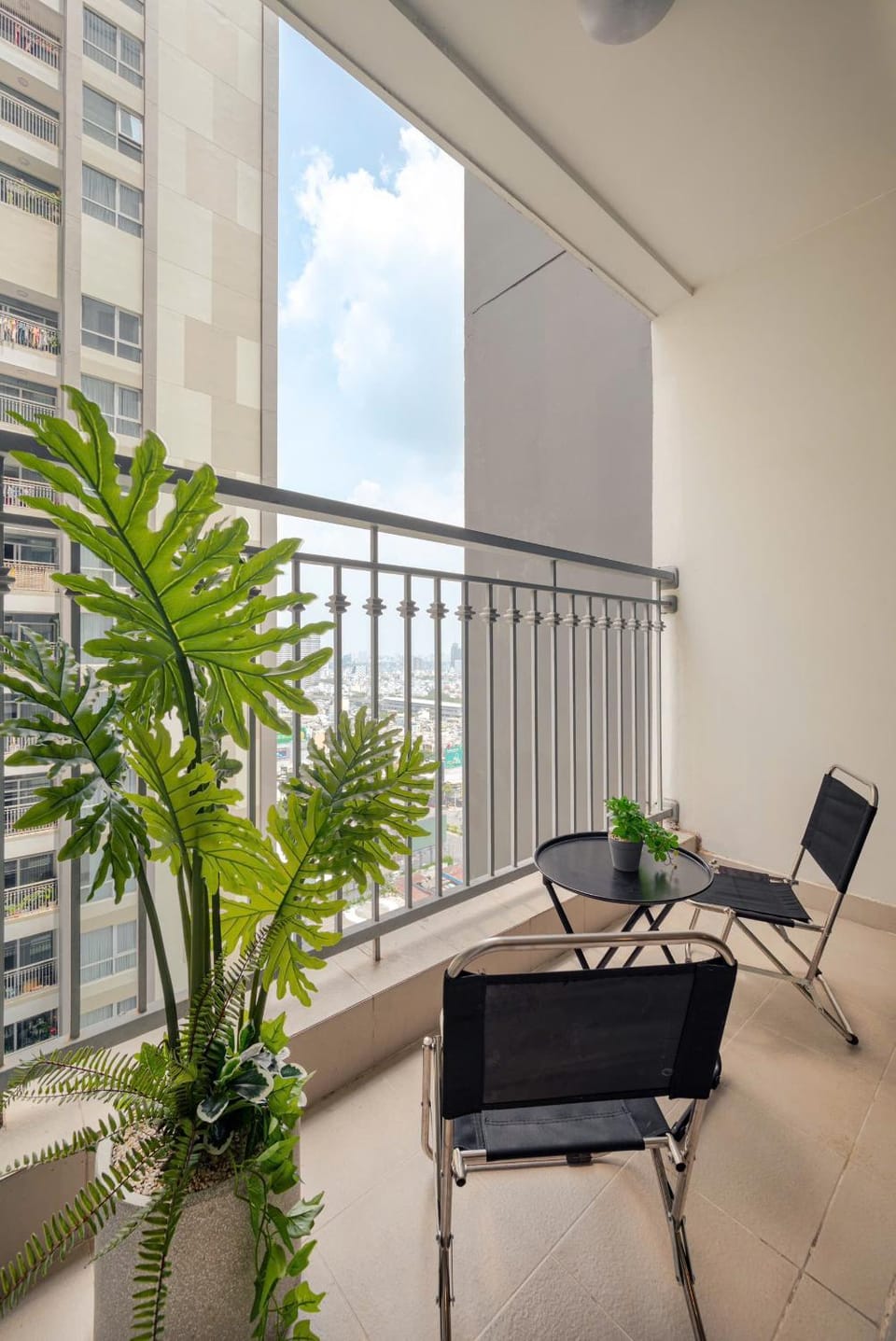 View (from property/room), Balcony/Terrace, Seating area