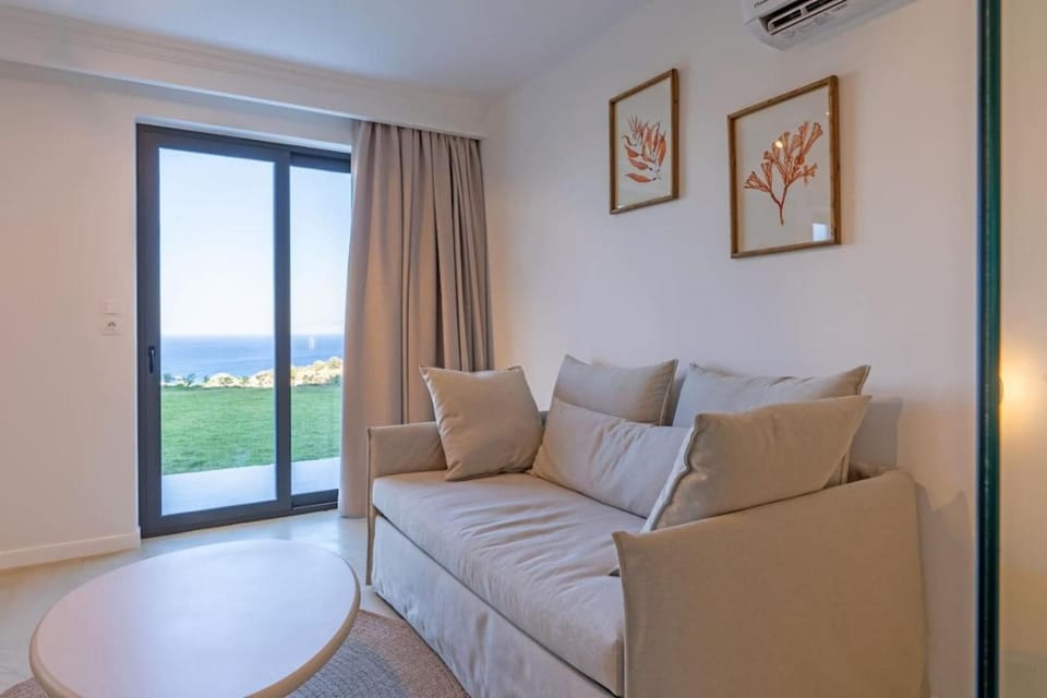 Villas Acros & Thalassia, Sea View with Private Pool & BBQ, and Studio Anemos near Elounda Villa in Lasithi