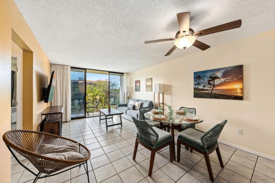 Maui Getaway | Walk to Beach, Pool & Hot Tub Apartment in Kihei