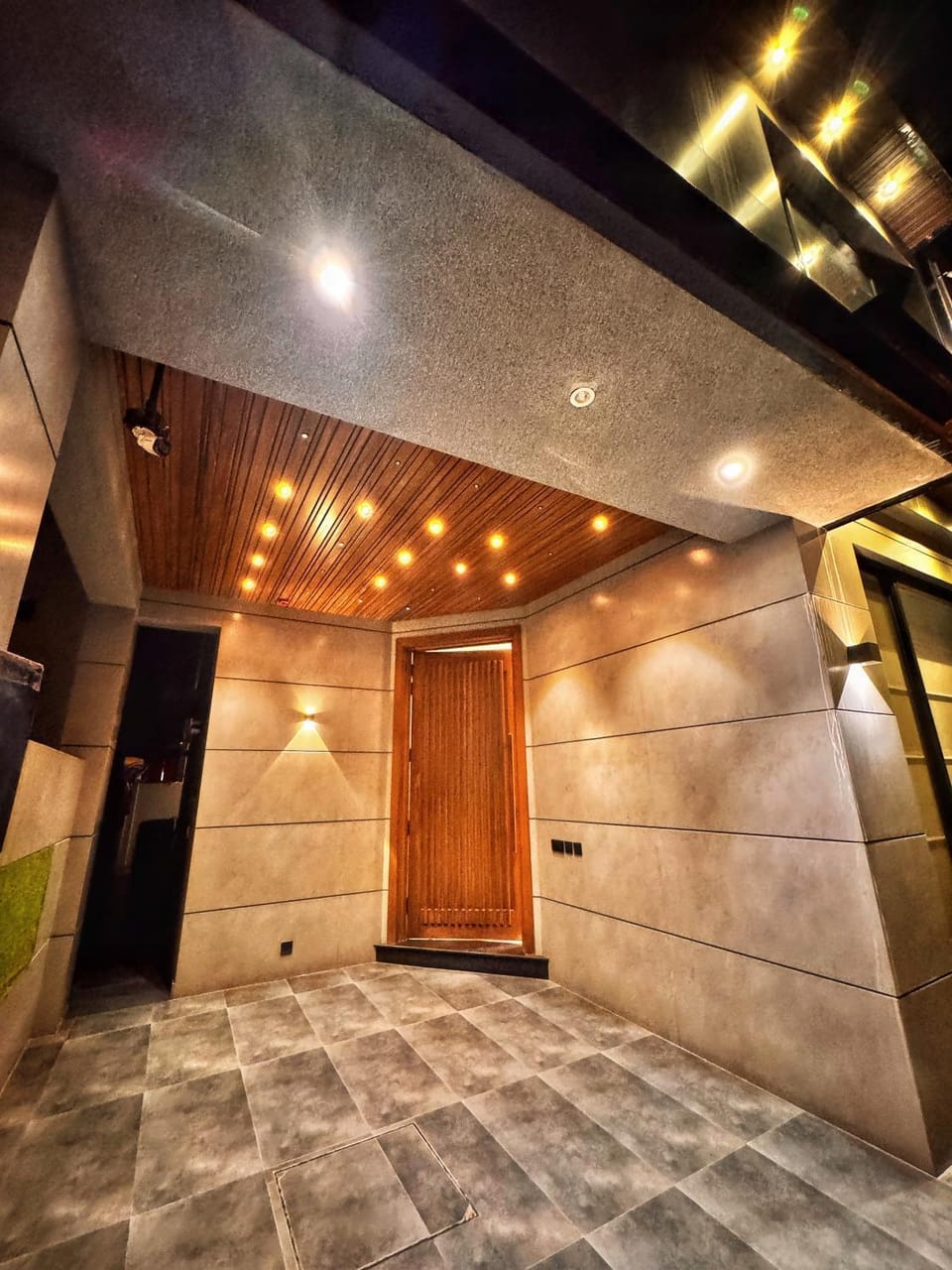 Facade/entrance