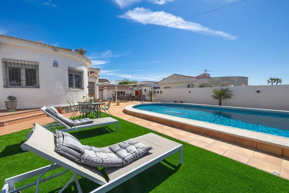 Preciosa villa con piscina, perfecta para familias Apartment in Torrevieja
