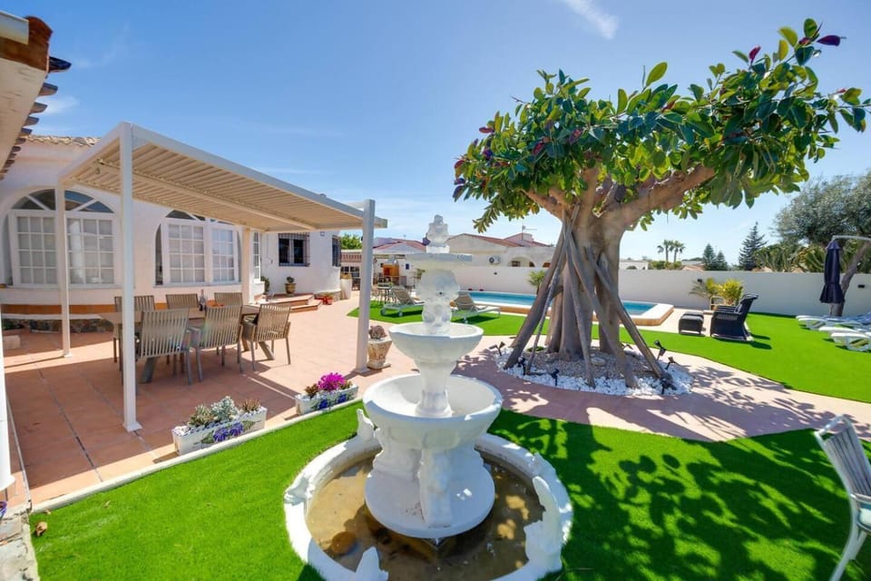 Preciosa villa con piscina, perfecta para familias Apartment in Torrevieja