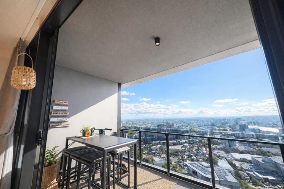 Designer 2 Bedroom Apartment in South Brisbane Apartment in Brisbane City