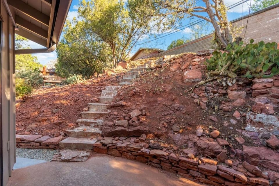 Sedona Red Rock Retreat with Hot Tub and Views House in Sedona