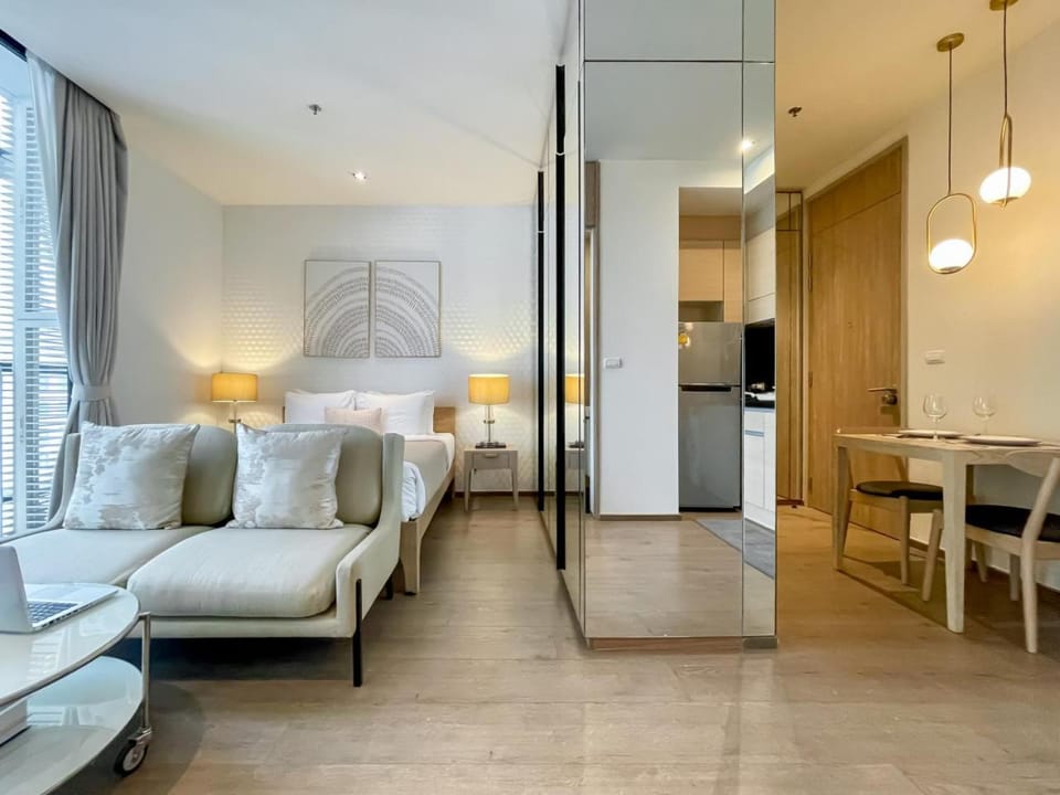 Walk to BTS l Fully Furnish l Suana Apartment in Bangkok