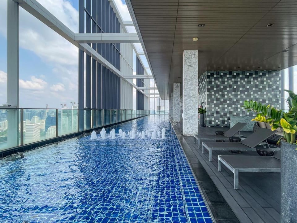 Walk to BTS l Fully Furnish l Suana Apartment in Bangkok