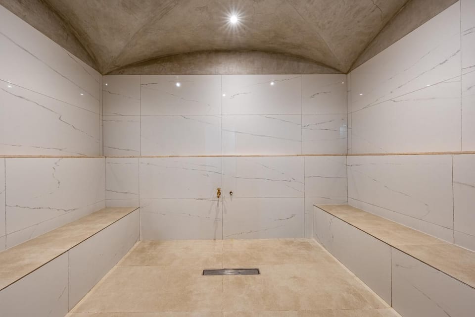 Shower, Sauna