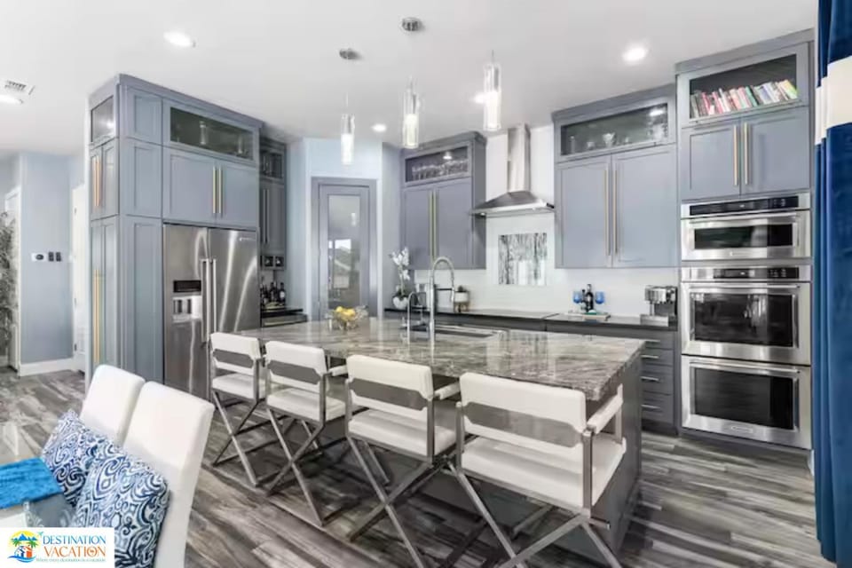 5BR Beachfront Retreat w Private Pool Balconies Apartment in South Padre Island