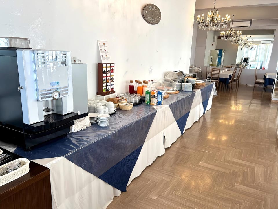 Food and drinks, Breakfast, Continental breakfast, Buffet breakfast