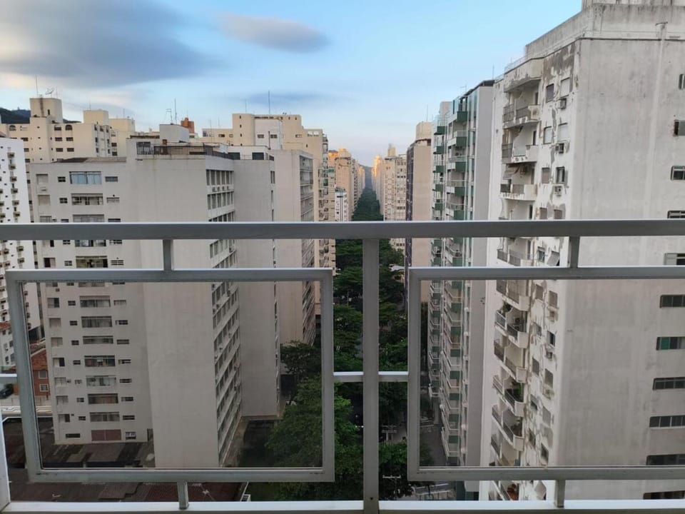 Linda Vista Pitangueiras Beach Wi-Fi Apartment in State of São Paulo