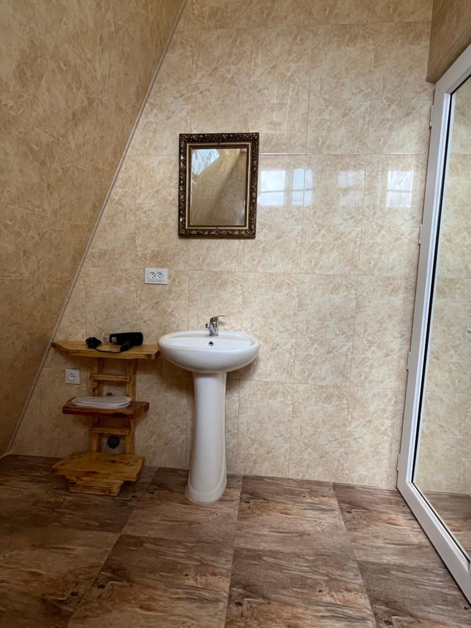 Metsadzor Resort, Areni Nature lodge in Armenia