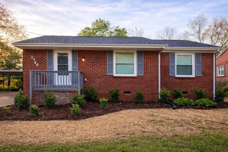 Spacious 4BR Family Home with Game Room House in Raleigh