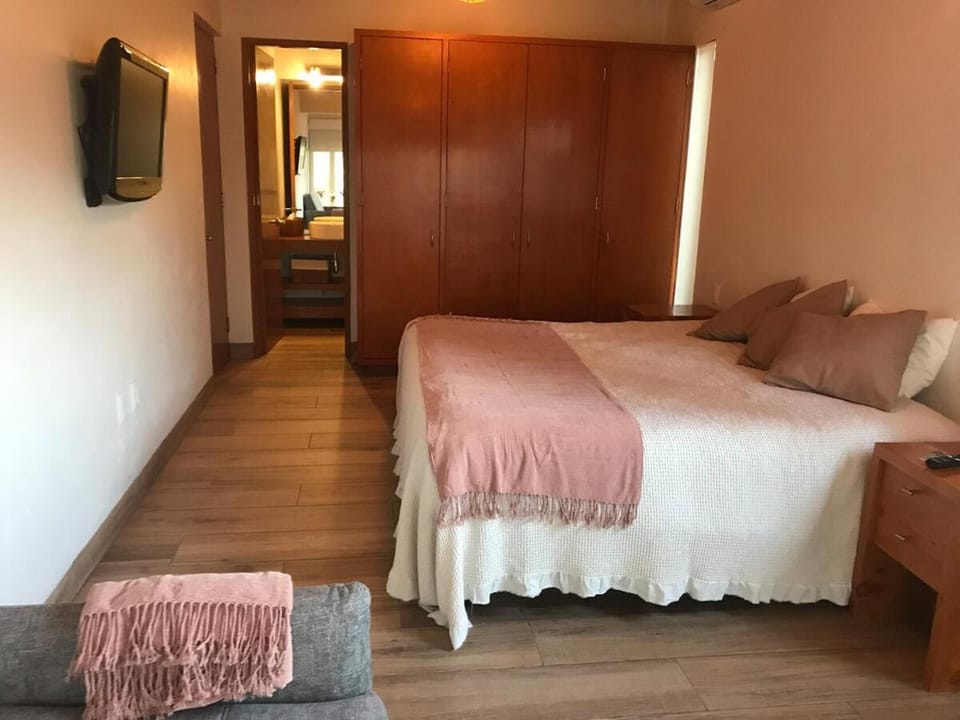 The House with the View&Location Villa in Valle de Bravo