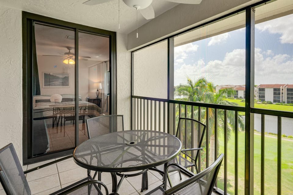 Resort-Style Fort Myers Gem: Swim, Golf & Cruise! House in Cypress Lake