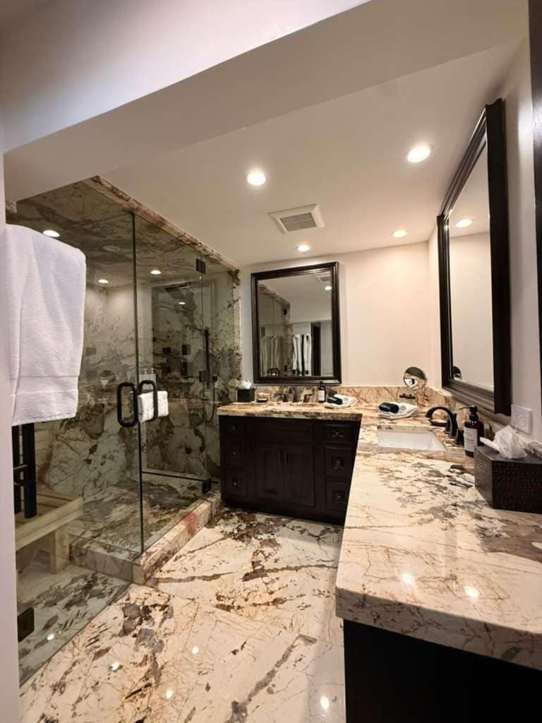 Spacious 3 & 3 in Aspen's Core with Sauna Apartment in Aspen