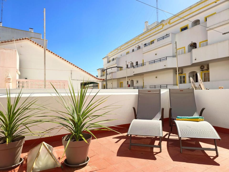 Balcony/Terrace, sunbed