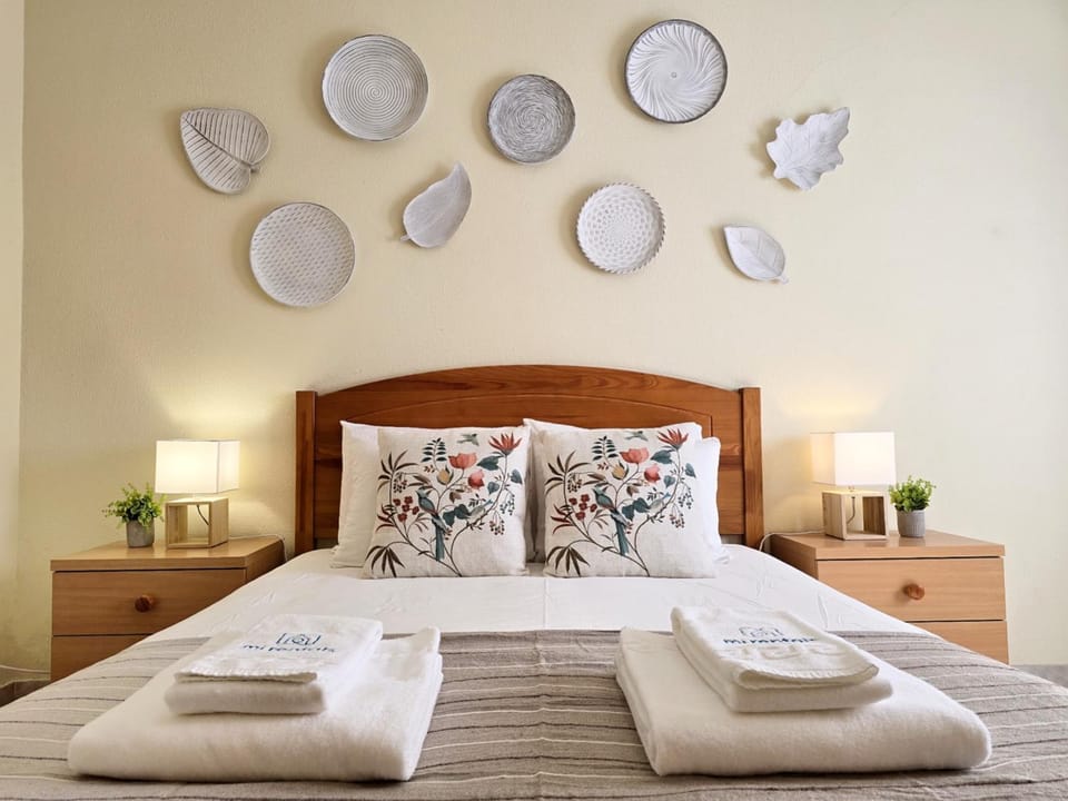 Bed, Bedroom, air conditioner