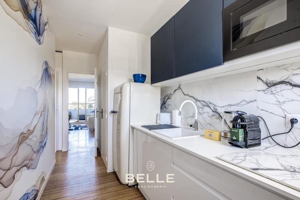 Le Rivage Seventies Apartment in Villeneuve-Loubet