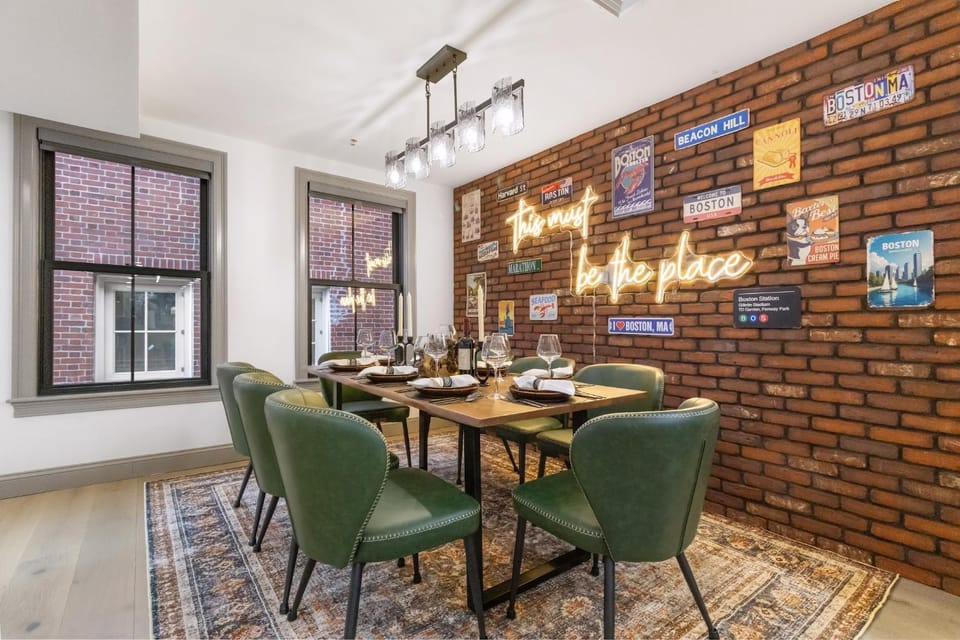 Seating area, Dining area