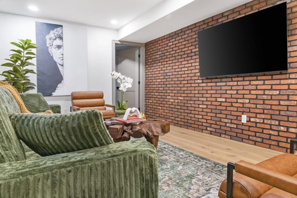 TV and multimedia, Living room, Seating area