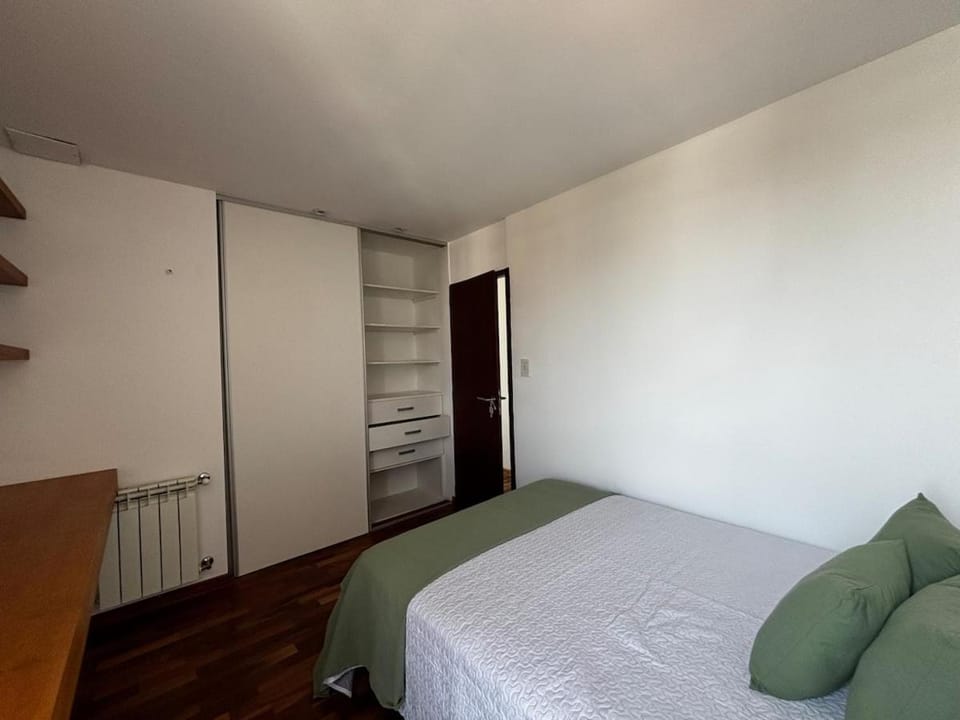 Budapest, Clásico y luminoso Apartment in La Plata