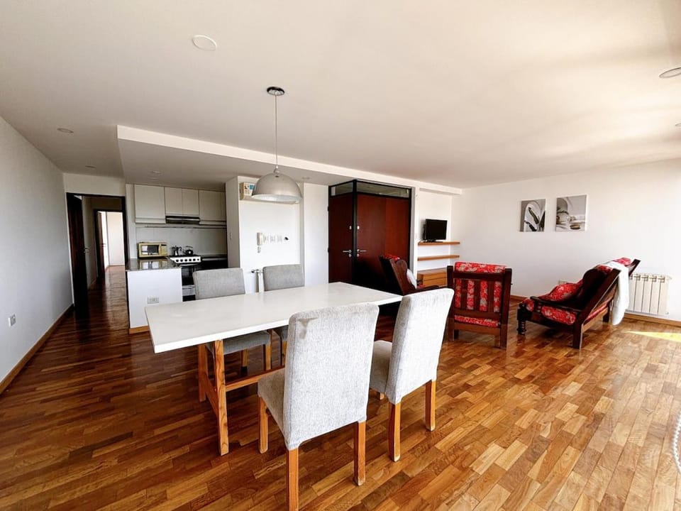 Budapest, Clásico y luminoso Apartment in La Plata