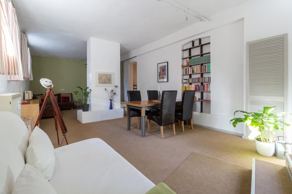 Living room, Photo of the whole room, Seating area, Dining area