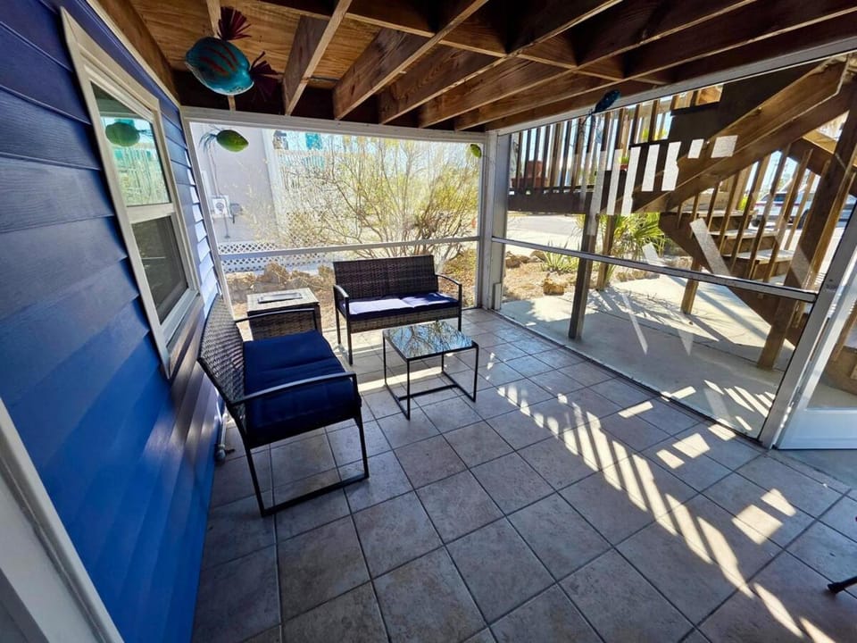 Downtown 3rd Street Retreat - Steps to Beach House in San Carlos Island
