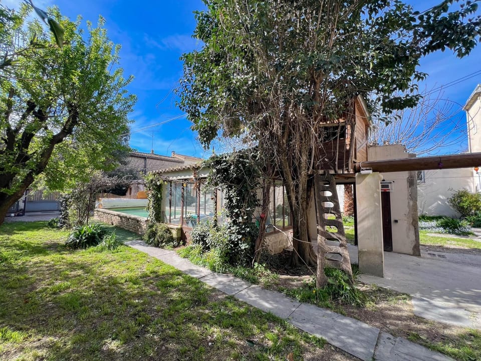 Grande maison avec piscine à pied du Festival d Avignon 10 pers Villa in Avignon