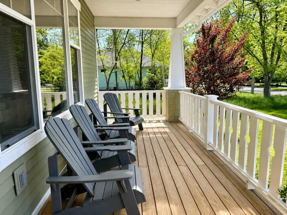 Duneside Retreat - Bonfire - BBQ - Downtown Access - Family Friendly House in Douglas
