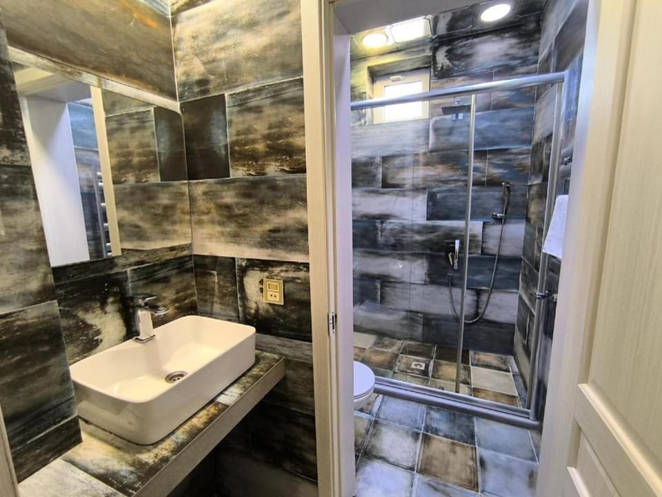 Toilet, Bathroom, Bath