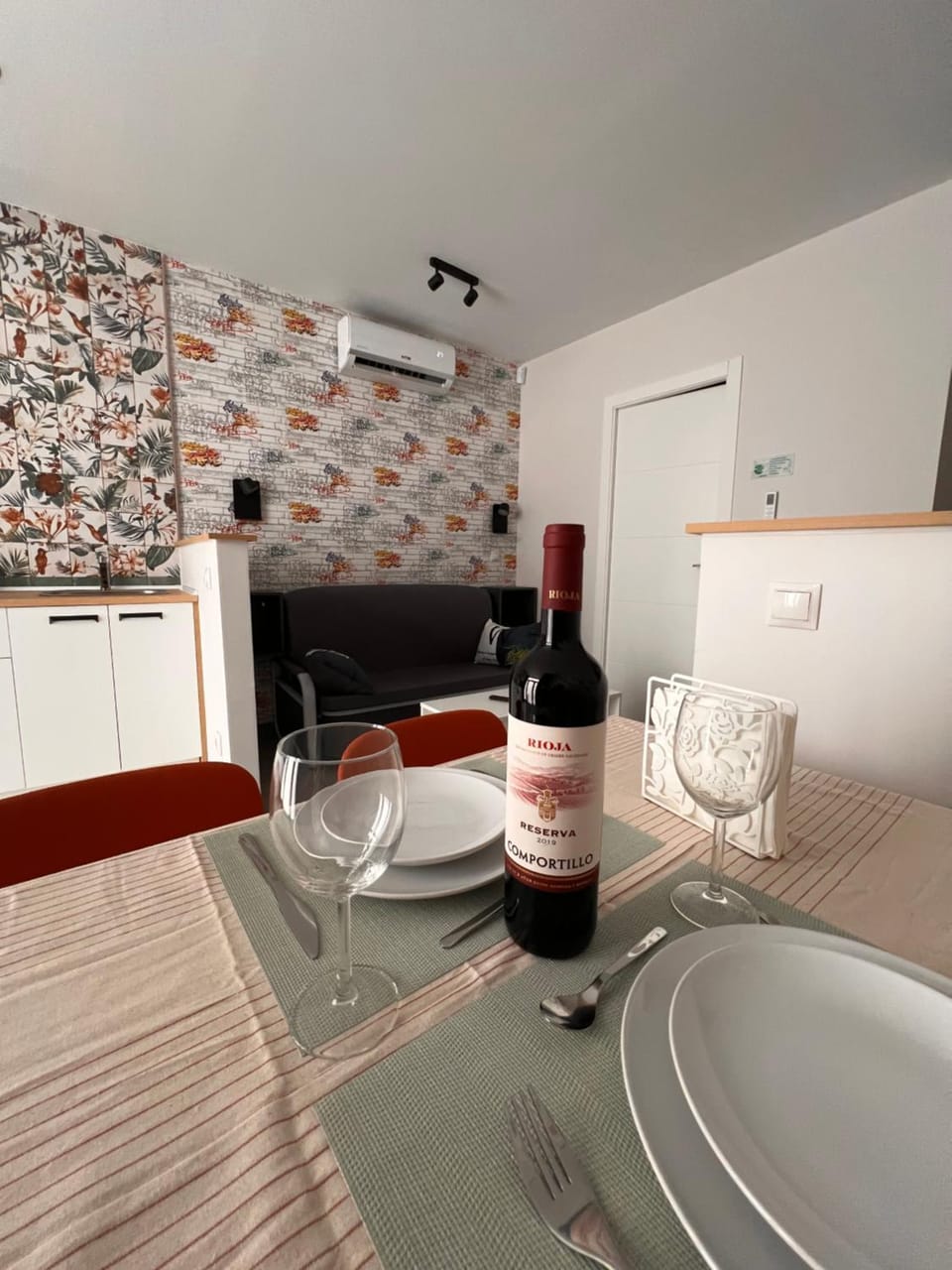 R4 Espacio ideal trabajo y descanso junto a Metro Madrid Apartment in Madrid