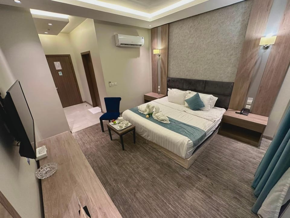 Communal lounge/ TV room, Bed, Photo of the whole room, Bedroom, air conditioner
