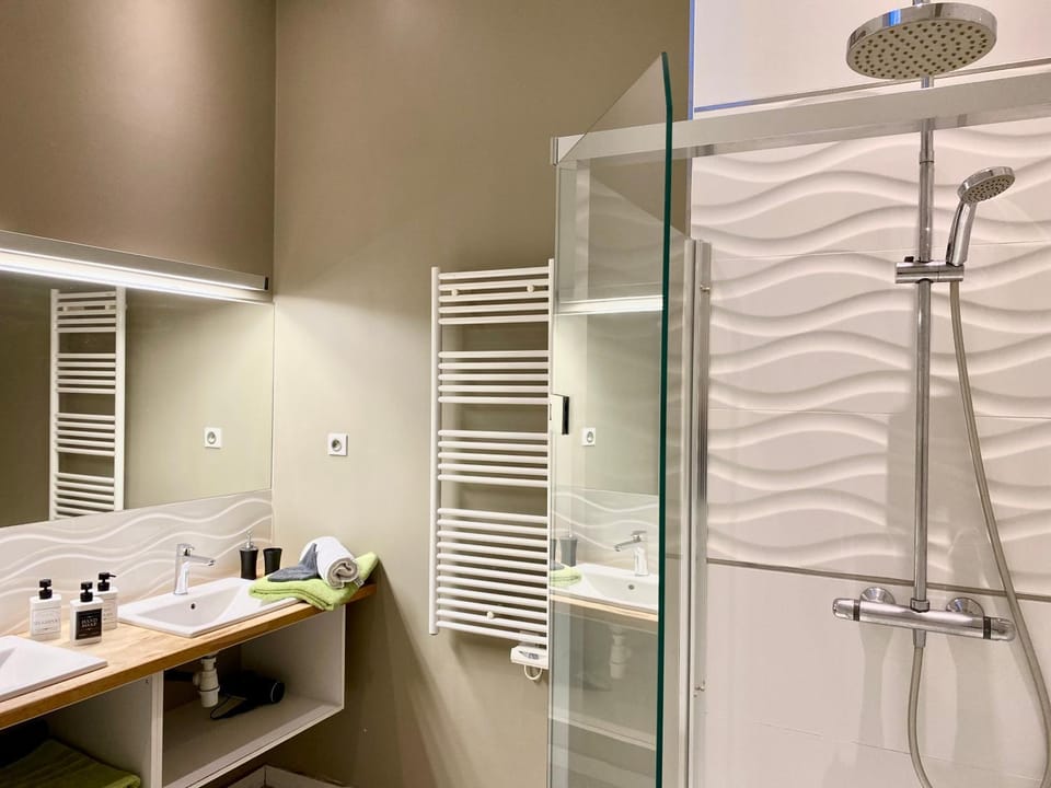 Shower, Bathroom