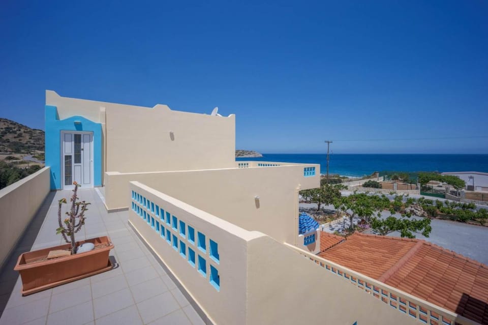 Property building, Day, Natural landscape, View (from property/room), Balcony/Terrace, Sea view