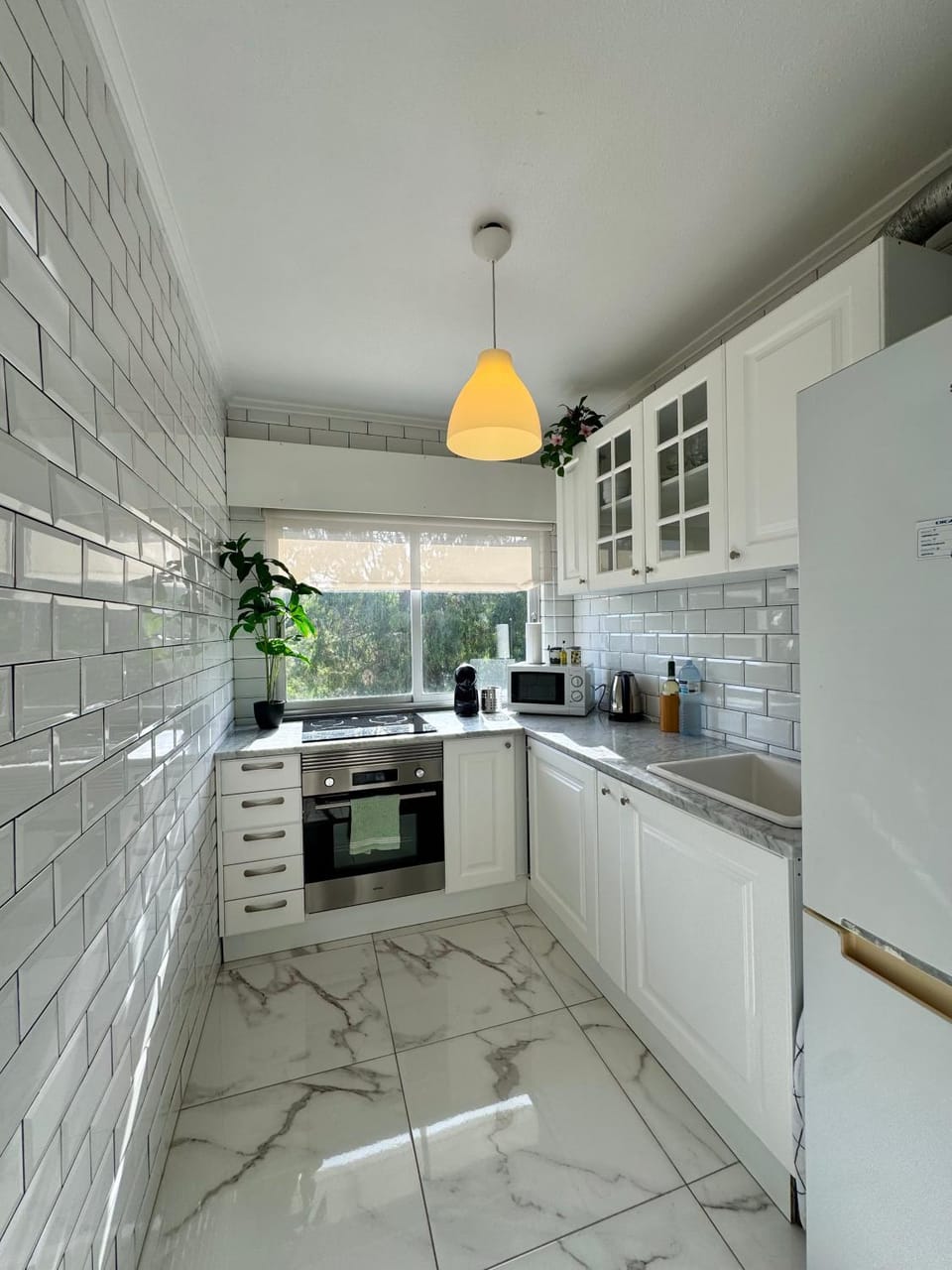 Restaurant/places to eat, Coffee/tea facilities, Kitchen or kitchenette, Beach, Mountain view, Mountain view, Meals, Meals, internet, internet, oven, toaster, toaster, kitchen, kitchen