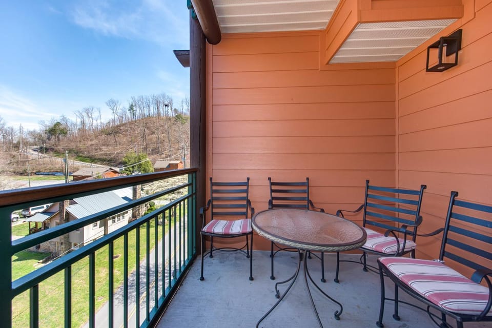 Day, Balcony/Terrace, Seating area, Mountain view