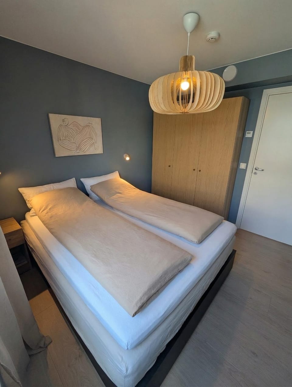 Bed, Photo of the whole room, Bedroom, wardrobe