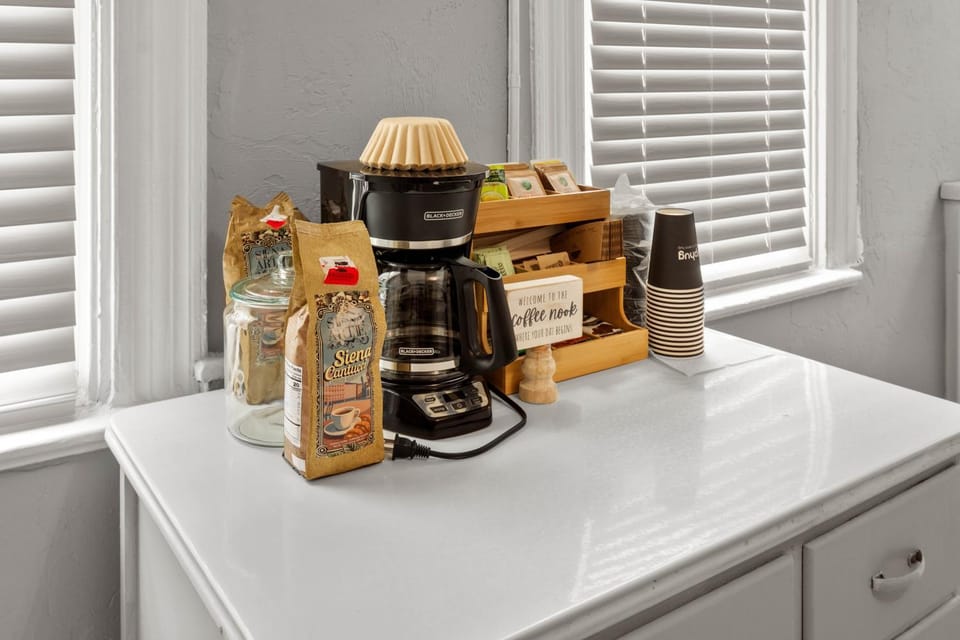 Coffee/tea facilities, kitchen